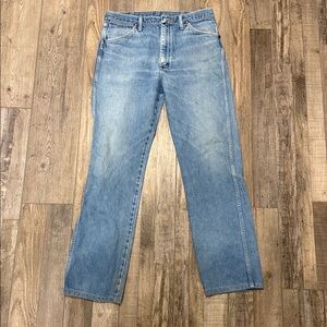 Wrangler Men's Straight Leg Light Blue Jeans